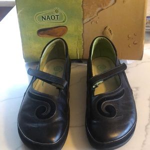 Naot Black shoes with suede decor Size 38 ( US 7.5)